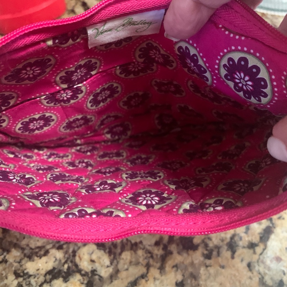 Vera Bradley On The Go Pink and Purple Shoulder Bag Very Berry Paisley - Picture 4 of 6
